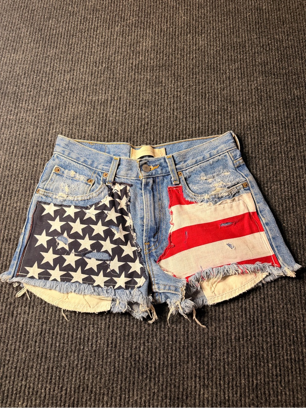 Vintage Levi’s 550 Cutoff Denim Shorts American Flag Distressed 28”
